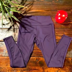 Curves N Combatboots Curvescription Leggings w/ Open Cross stitching Size Small